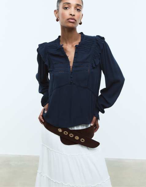 Stradivarius – Bluse in Marineblau mit Rüschen und Knöpfen - view 1