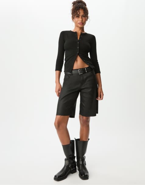 Stradivarius – Bluse in Schwarz mit Knopfleiste - view 1