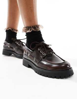 Stradivarius Stradivarius boat shoe in brown