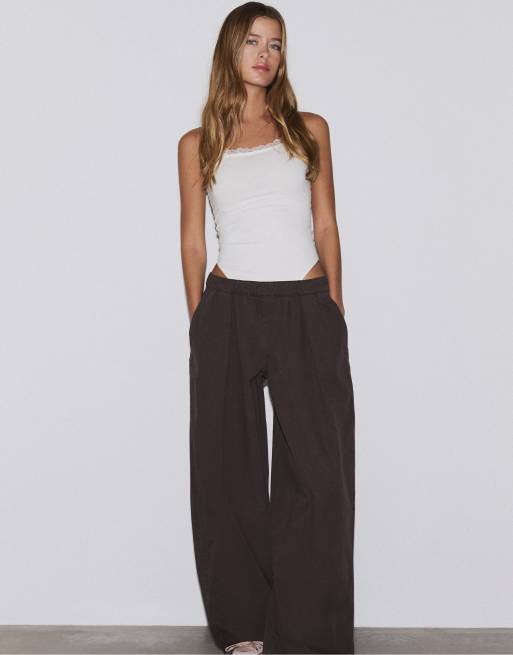 Stradivarius - Body écru con dettagli in pizzo