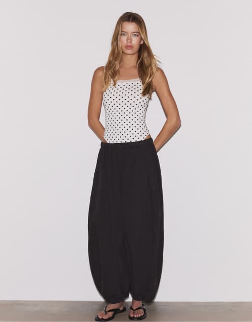 Stradivarius - Body grigio lavaggio denim con dettagli in pizzo chiaro