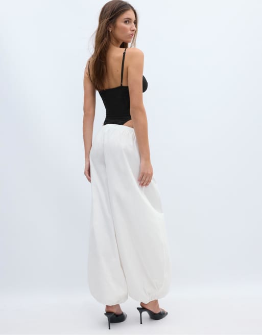 Stradivarius – Body in Schwarz mit Trägern aus Spitze, 4 von 4