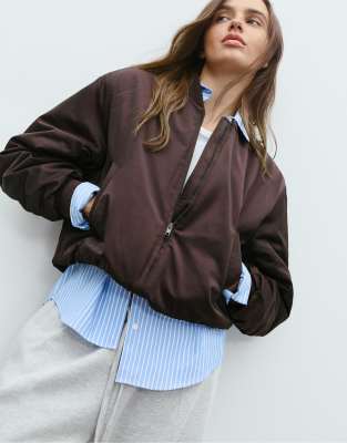 Stradivarius - Bomberjacke in Lila mit Kontrastdetails