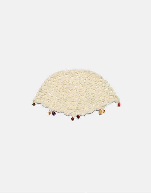 Stradivarius - Bonnet filet à strass - Écru, 2 de 3