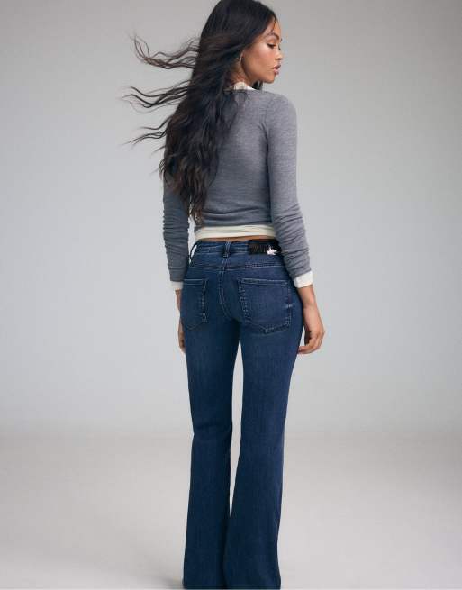 Stradivarius bootcut-jeans med bindedetalje i sort denim med vasket effekt, 3 af 7