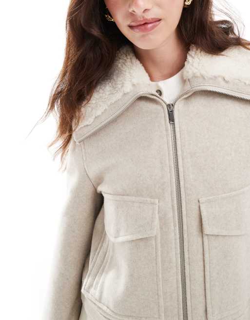 Beige trucker jacket shop