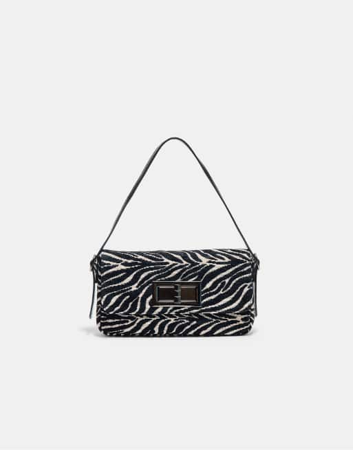 Stradivarius borsa a spalla con chiusura in metallo color ecru