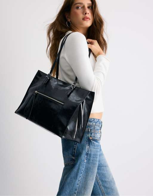 Stradivarius borsa shopper effetto pelle con zip nera, 2 di 4