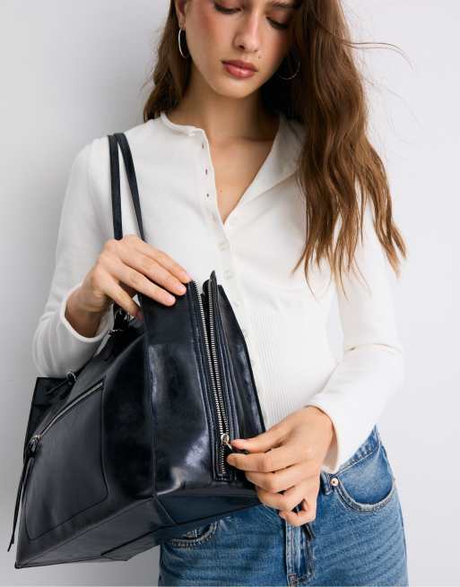 Stradivarius borsa shopper effetto pelle con zip nera, 3 di 4