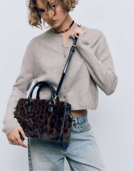 Stradivarius - Borsa shopping a tracolla in pelliccia sintetica marrone con stampa leopardata, 3 di 4