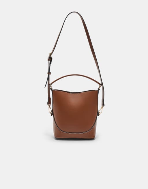 Stradivarius - Borsetta a secchiello color cammello pallido con tracolla