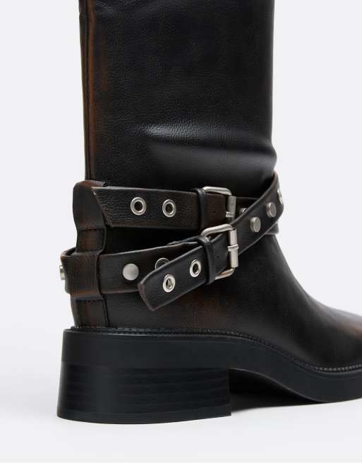 Stradivarius bottes plates à boucle marron, 5 de 5
