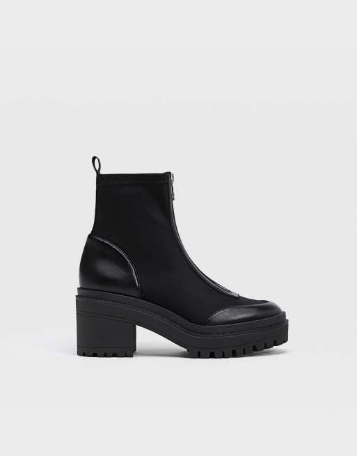 Stradivarius - Bottines Chelsea chunky à talon avec semelle contrastante et fermeture éclair sur le devant - Noir