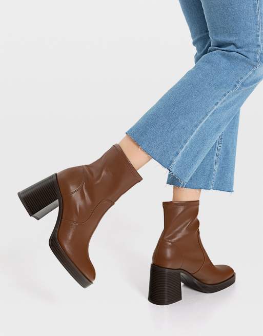 Bottines plates cuir store marron stradivarius