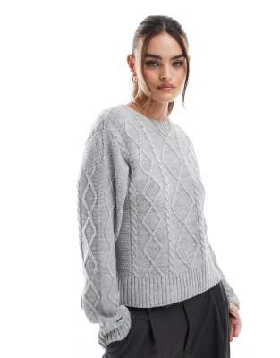 bow back cable knit sweater in gray