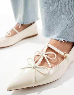 Stradivarius Bow Detail Pointed Flat Shoes In White