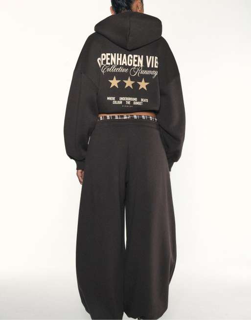 Stradivarius Boxer-detail joggers in brown, 4 of 7