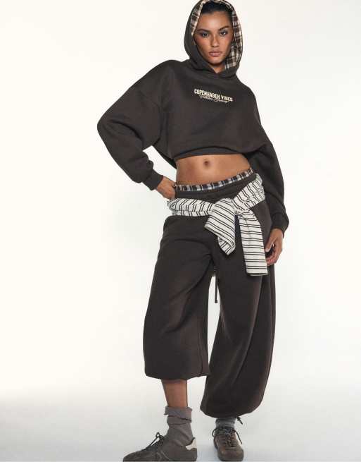 Stradivarius Boxer-detail joggers in brown, 5 of 7