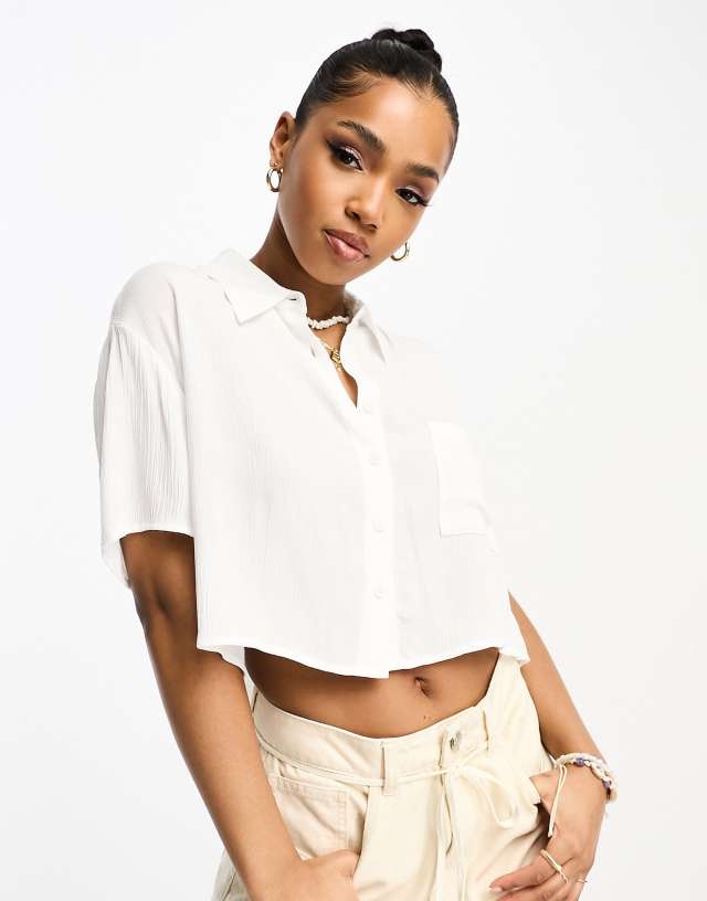 Stradivarius boxy cropped crinkle shirt in white