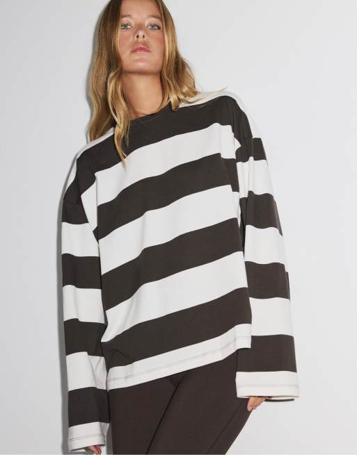 Stradivarius Boxy Langarm-T-Shirt in Braun, 2 von 6
