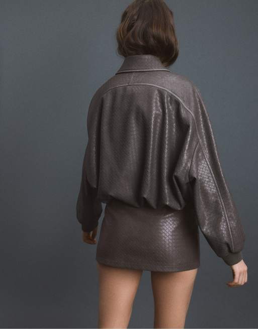 Stradivarius Braided leather effect mini skirt in dark grey, 3 of 7