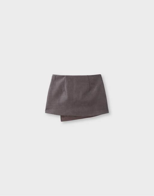 Stradivarius Braided leather effect mini skirt in dark grey, 7 of 7