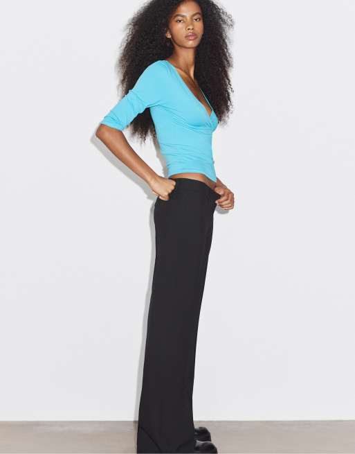 Stradivarius broek met rechte pijpen en lage taille in zwart, 3 van 6