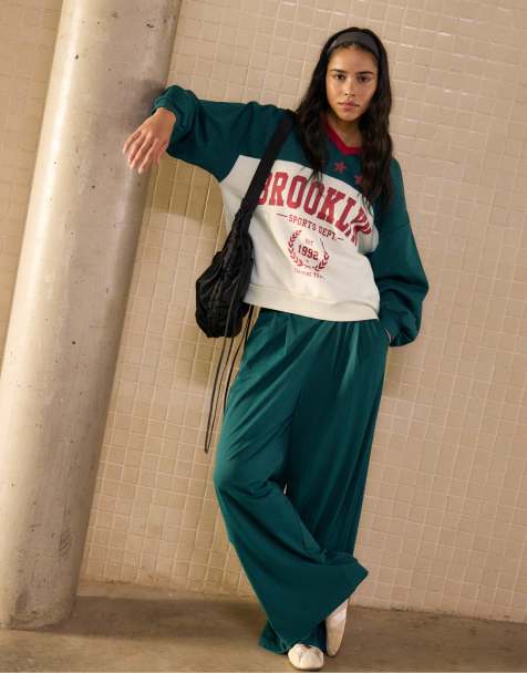 Stradivarius Brooklyn placement print sweatshirt - view 1