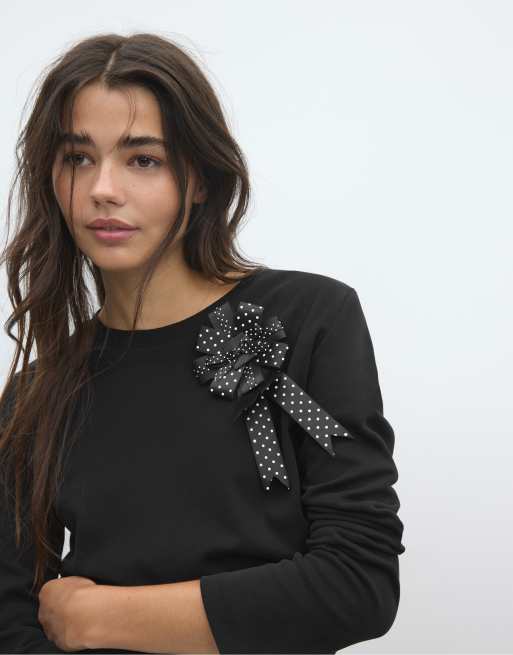 Stradivarius Brosche mit Polka-Dot-Schleife in Schwarz, 3 von 4