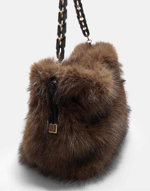 Stradivarius – Brun hinkväska i mockaimitation med kedja, 2 av 4