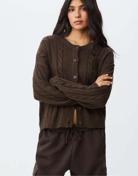 Stradivarius - Brun kabelstrikket cardigan med knapper - view 1