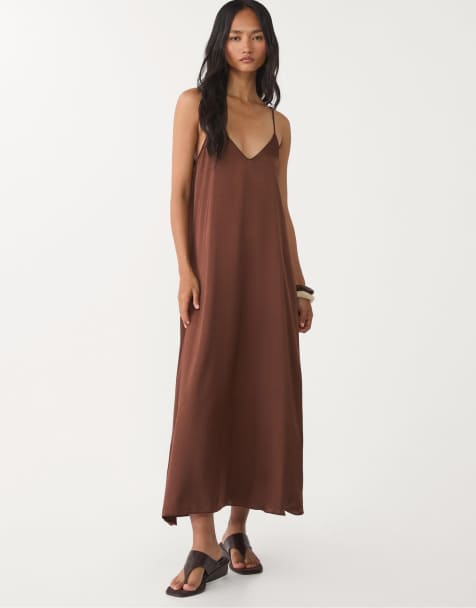 Stradivarius – Brun, lång klänning i satin - view 1