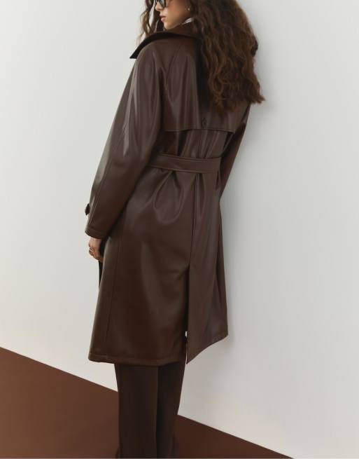 Stradivarius – Brun, lång trenchcoat i läderimitation, 4 av 4