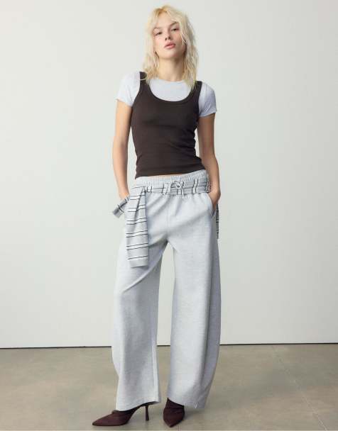 Stradivarius – Brun, ribbad t-shirt med brottarrygg - view 1