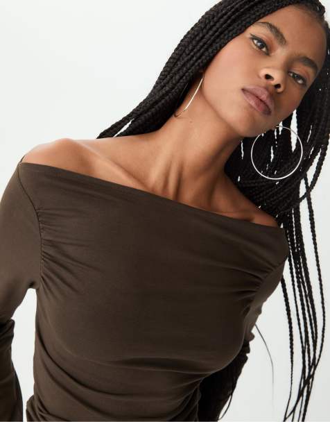 Stradivarius – Brun t-shirt med långa ärmar och indragen detalj - view 1