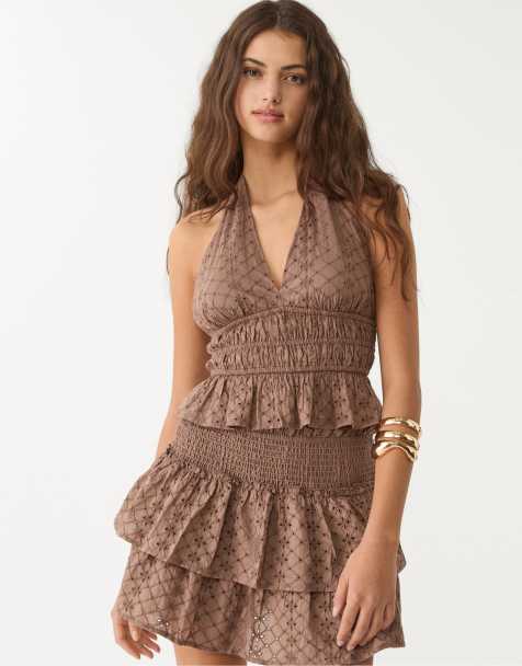 Stradivarius - Brun top med halterneck og broderier - view 1