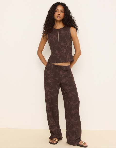 Stradivarius – Bruna, broderade byxor med raka ben - view 1