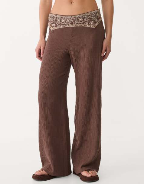 Stradivarius – Bruna byxor med strukturerat broderi - view 1