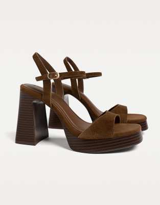 Stradivarius – Bruna platå-sandaler i läder med slits - view 1