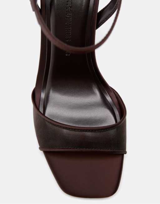 Stradivarius –  – Bruna sandaler i mesh med stilettklack och bred passform, 2 av 4