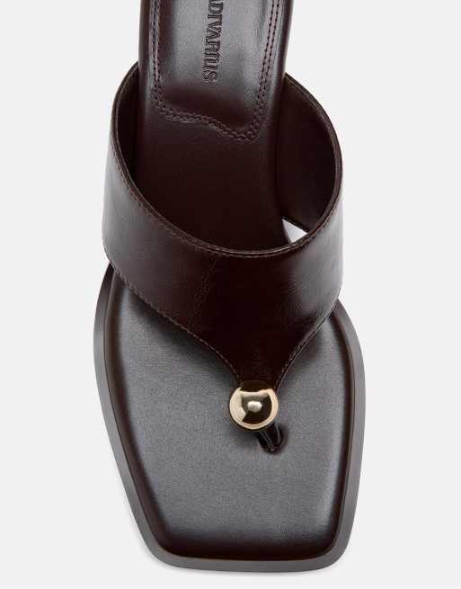 Stradivarius – Bruna sandaler med blockklack och tårem, 2 av 4