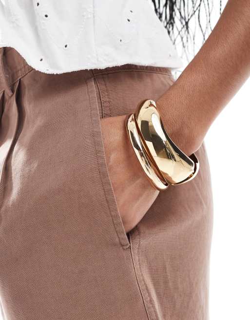 Stradivarius – Bruna shorts med veck framtill, 3 av 5