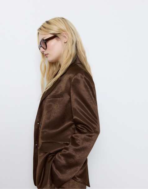 Stradivarius – Brunt, figursytt set i satin - view 1