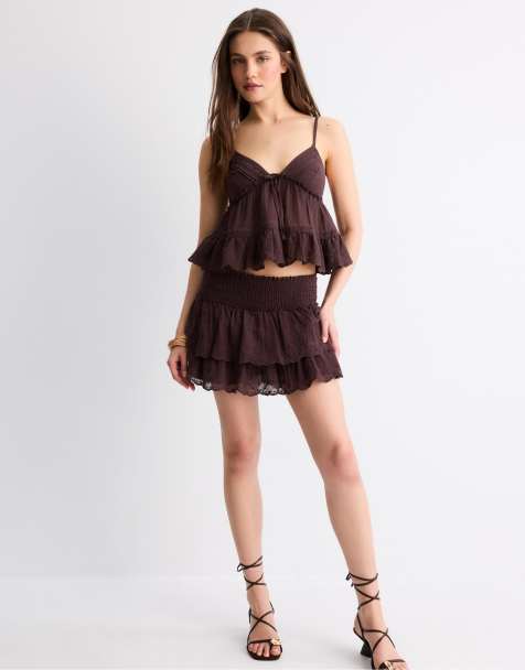 Stradivarius - Brunt skort med broderier i krølstof - view 1