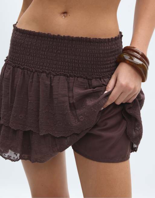 Stradivarius - Brunt skort med broderier i krølstof, 4 af 4