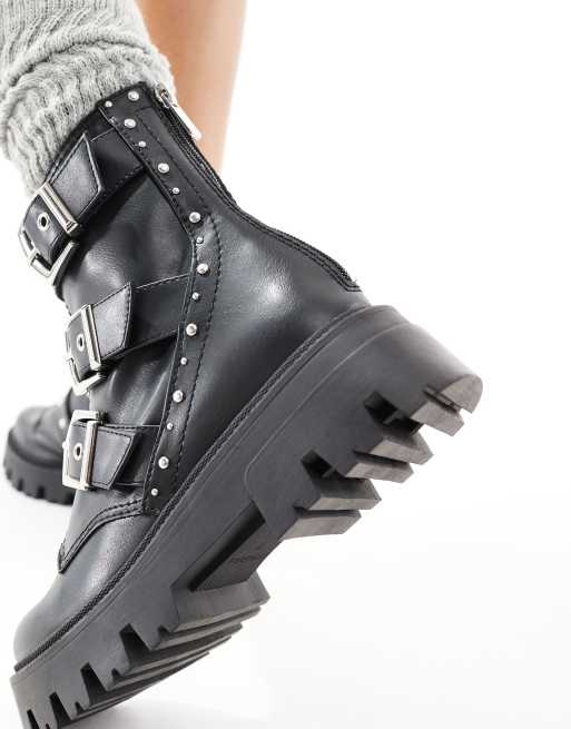 On ブラック ボトムス ポケット付き レディースS Stradivarius buckle detail chunky flat boots in black | ASOS