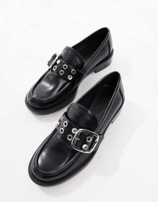 Stradivarius Buckle Detail Loafers In Black