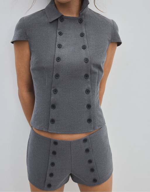Stradivarius Button-detail micro shorts in dark grey, 5 of 7