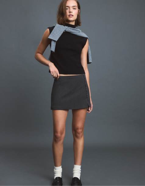 Stradivarius Button-detail smart mini skirt in dark grey - view 1
