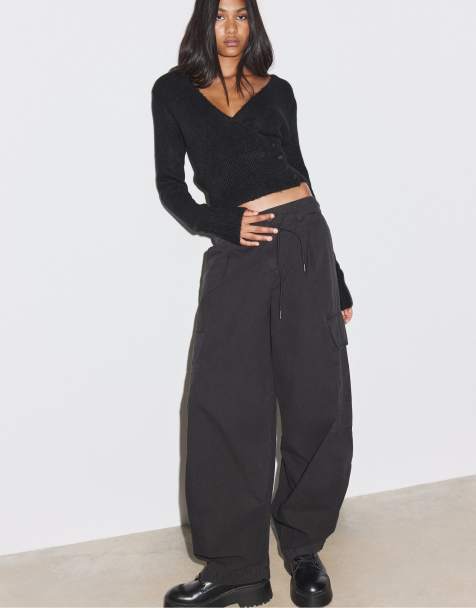 Stradivarius Button-up wrap knit cardigan in black - view 1